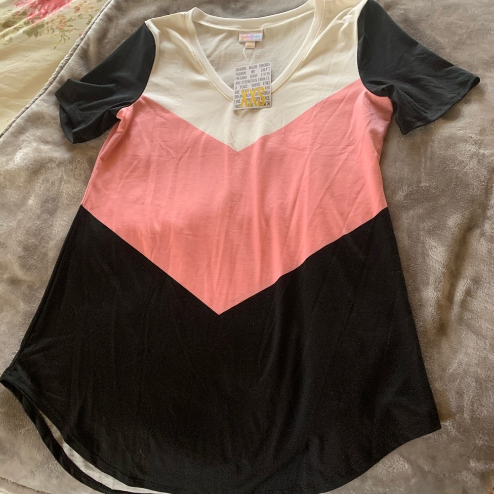 LuLaRoe NWT Iris top